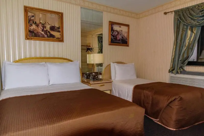 Standard Room with Queen and Twin Bed